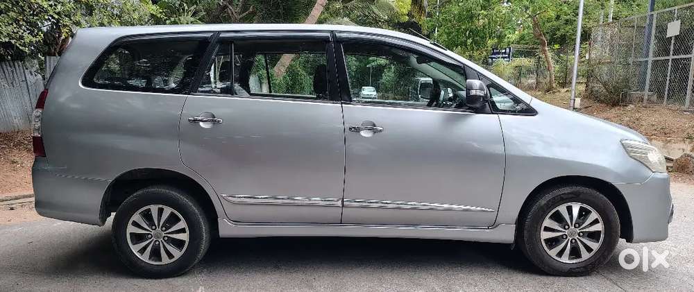 Toyota Innova 2.5 V 2015 Top-end