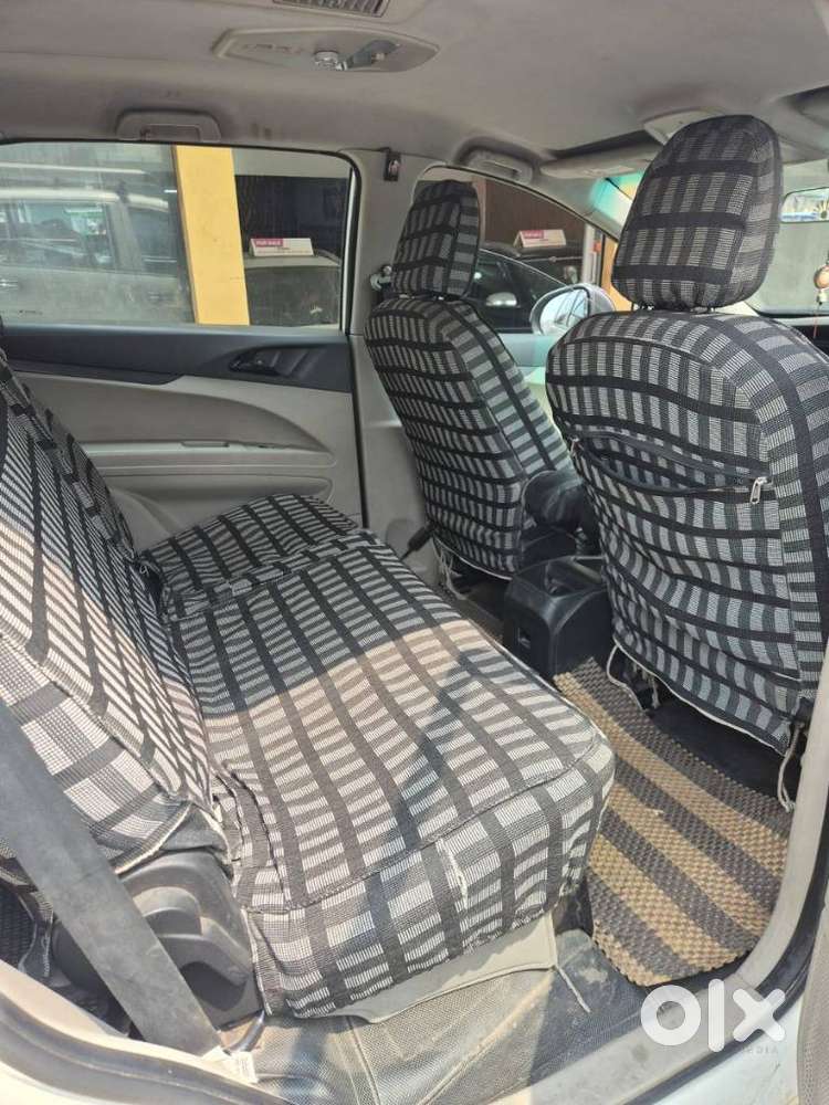 Mahindra Marazzo M4 8str, 2019, Diesel