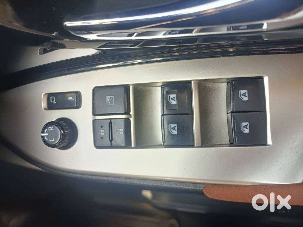 Toyota Innova Crysta 2.8z Automatic, 2017, Diesel