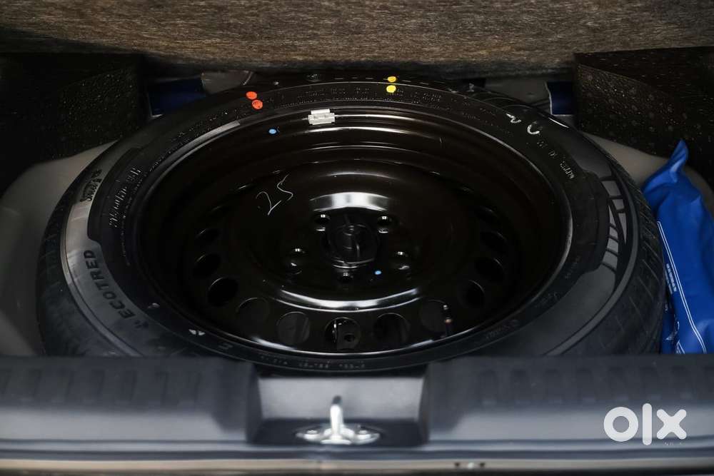 Maruti Suzuki Brezza Vxi At, 2025, Petrol
