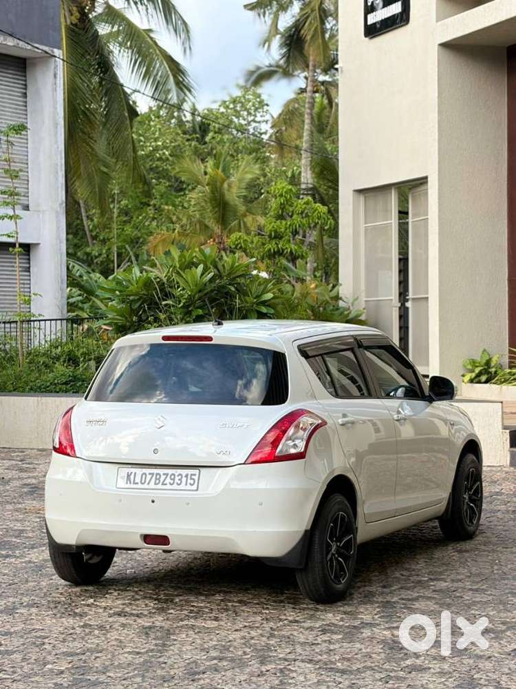 Maruti Suzuki Swift Dzire 1.3 Vxi, 2014, Petrol
