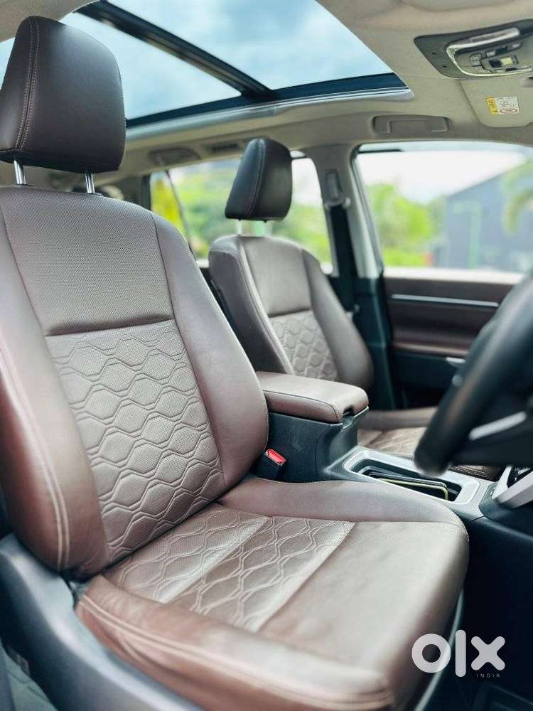 Toyota Innova Hycross 2.0 Zx Hybrid 7 Str, 2023, Petrol