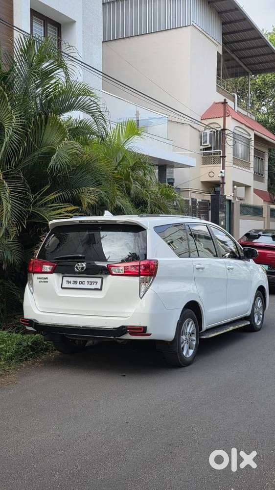 Toyota Innova Crysta 2.4 G Mt 8s, 2023, Diesel