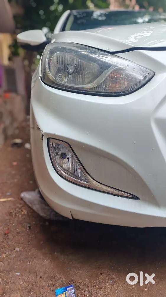Hyundai Verna 2011 Fluidic Diesel Top-end Veriant