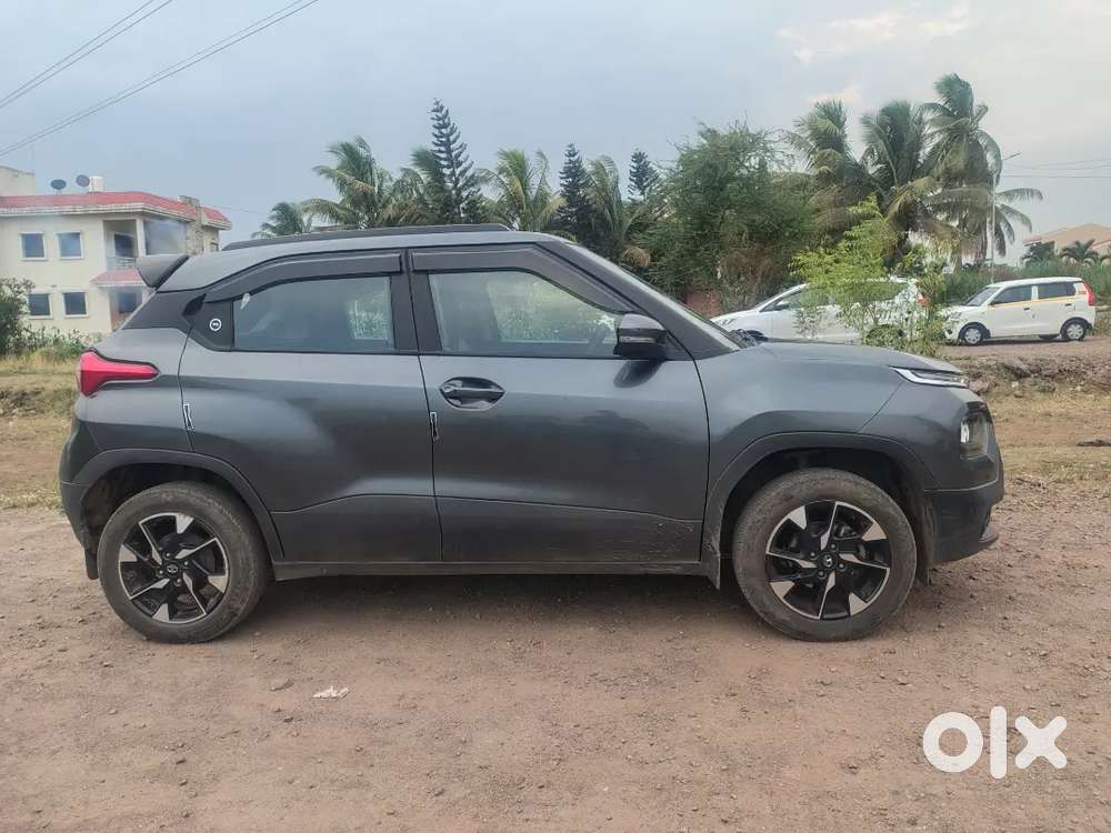 Punch Accomplished Dazzle Cng + Petrol  Sunroof & Manual  2023