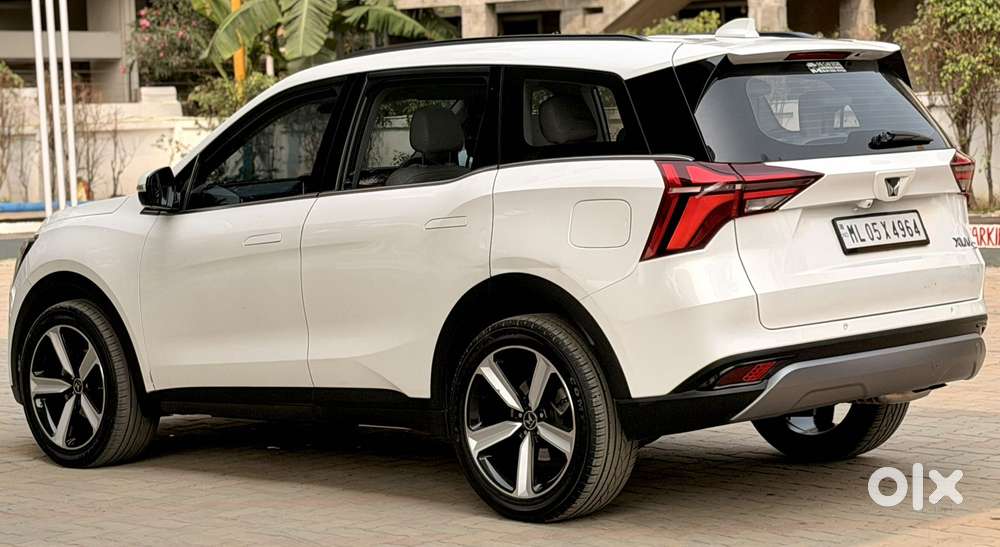 Mahindra Xuv700 2.0 Ax 7 Petrol Mt Str, 2022, Petrol