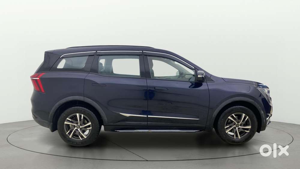 Mahindra Xuv700 2.0 Ax 5 Petrol At Str, 2023, Petrol