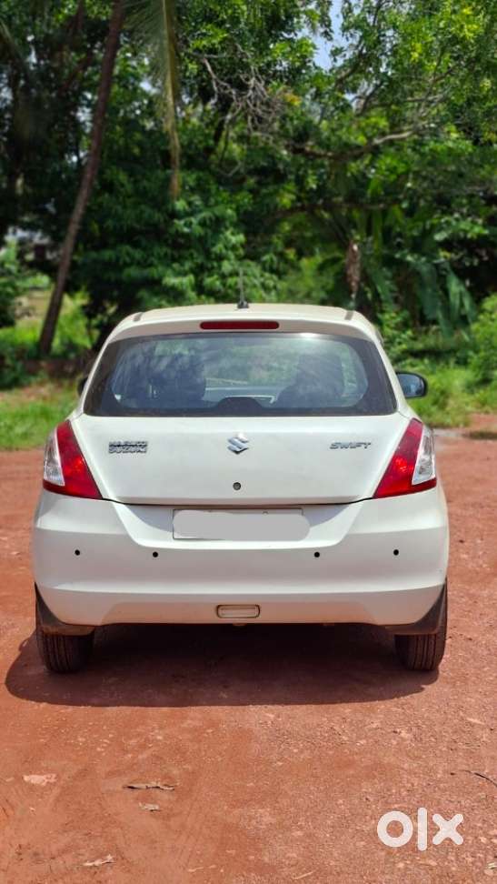 Maruti Suzuki Swift Lxi Option, 2017, Petrol