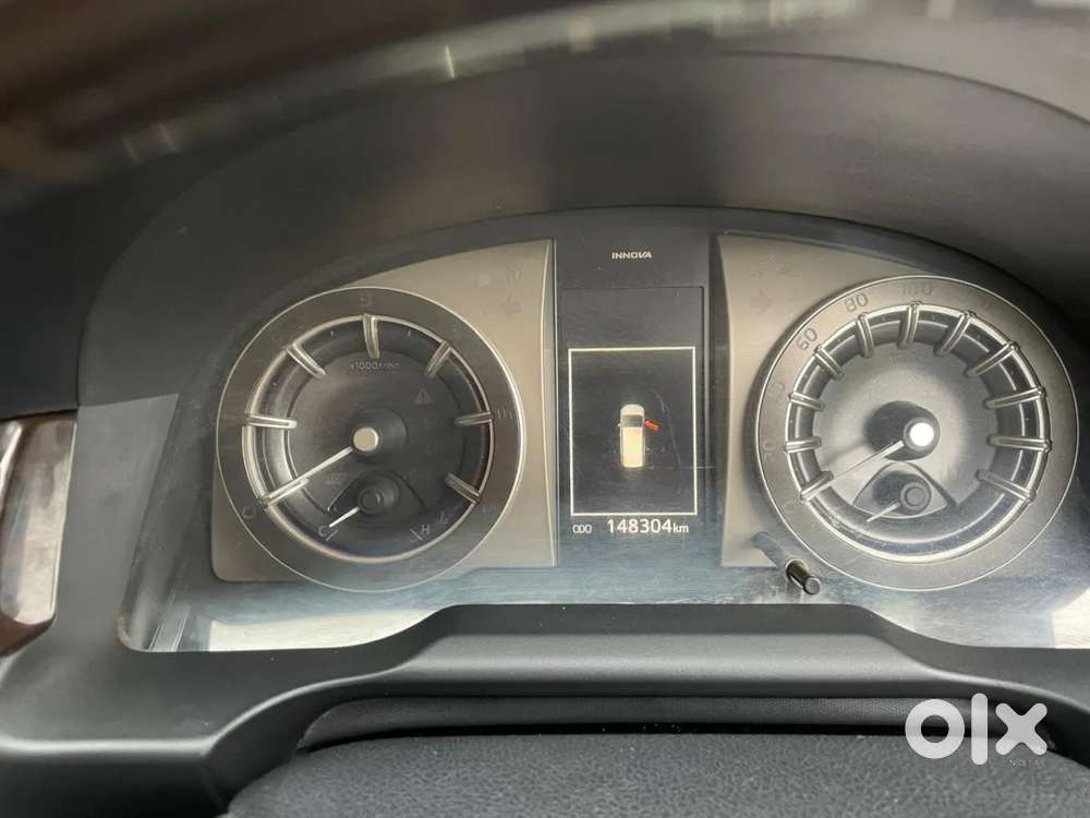 Toyota Innova Crysta 2.8 Zx At 7 Seater, 2016, Diesel