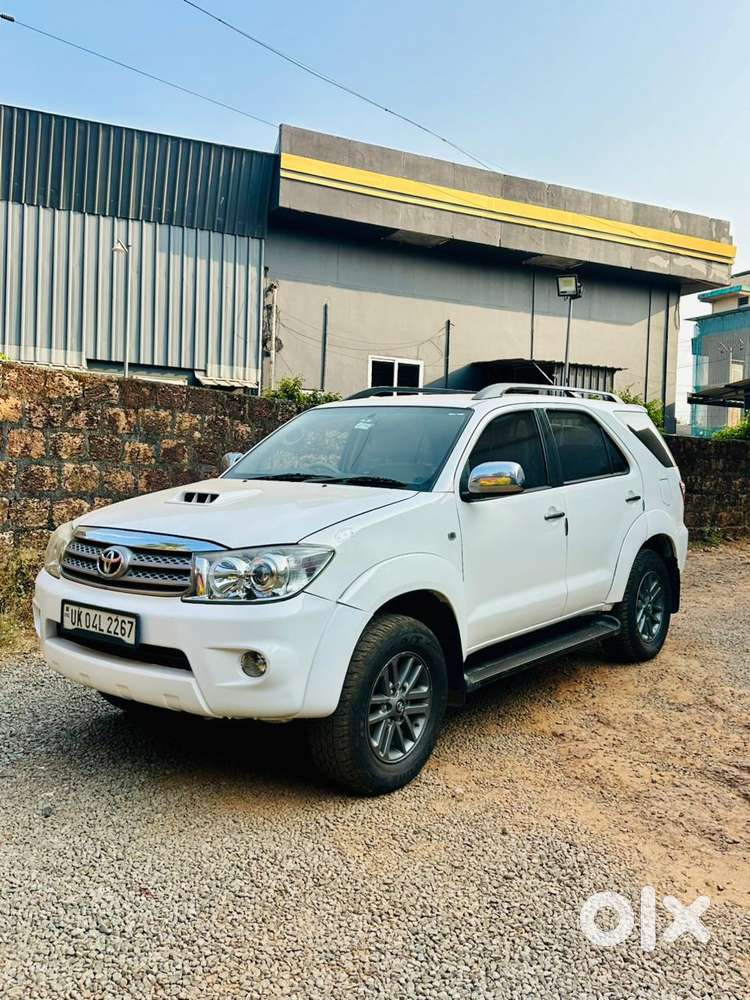 Toyota Fortuner 3.0 4x4 Manual, 2011, Diesel