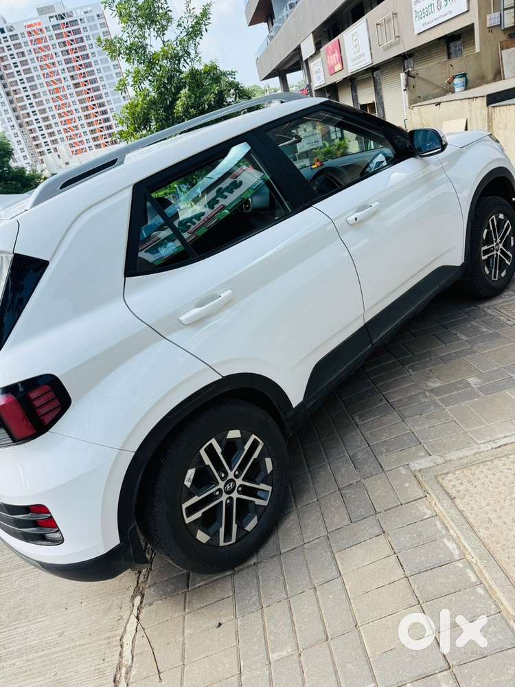 Hyundai Venue Mt Petrol 2025