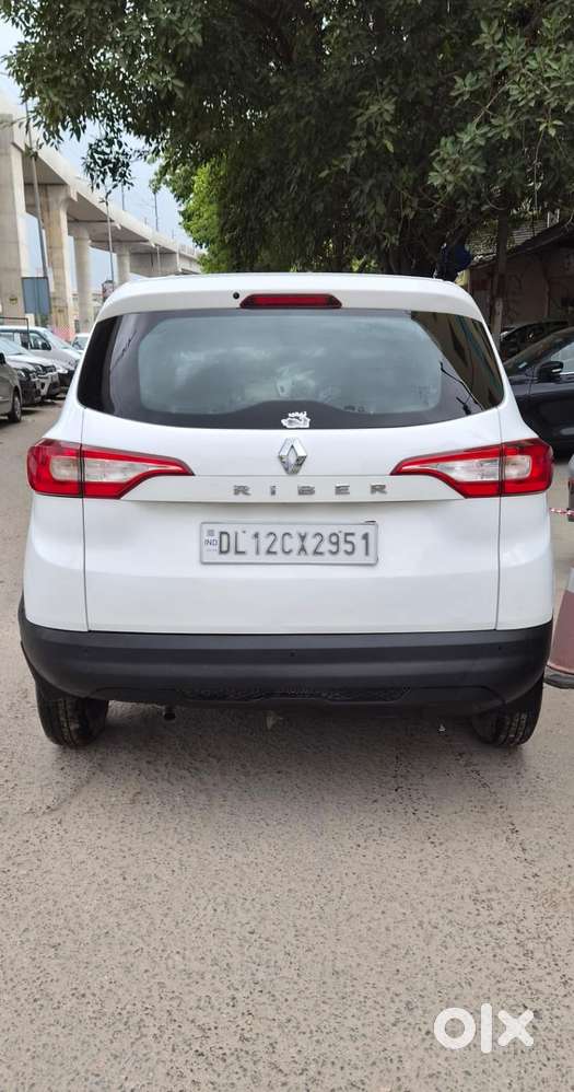 Renault Triber Rxl, 2023, Petrol
