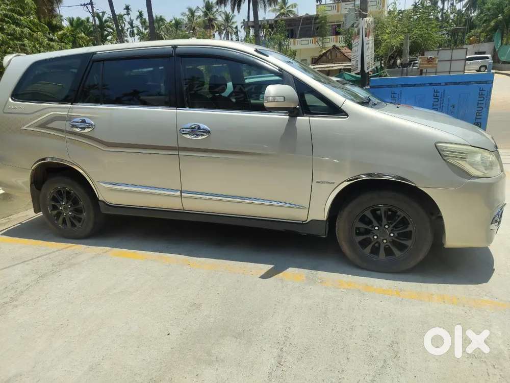 Toyota Innova 2014 Diesel 216000 Km Driven