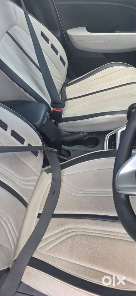 Hyundai Venue 2023 Petrol Well Maintained