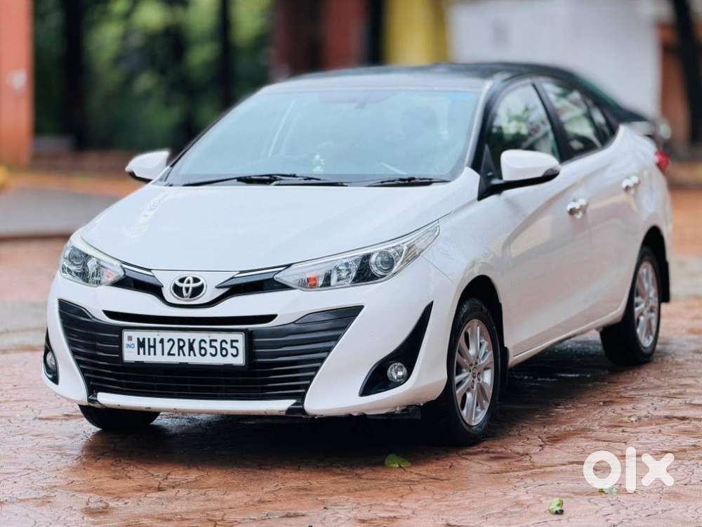 Toyota Yaris V Cvt, 2019, Petrol