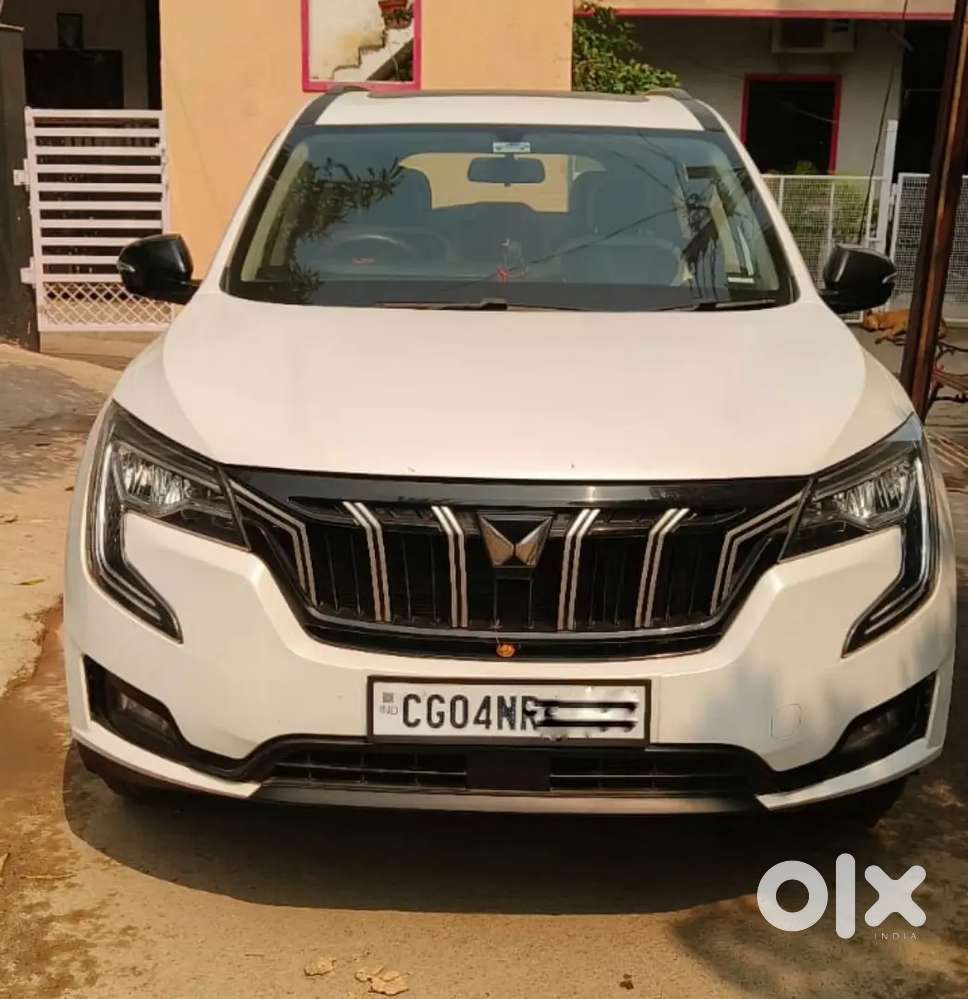 Mahindra Xuv700 Ax5 Petrol Mt 5 Str 2022