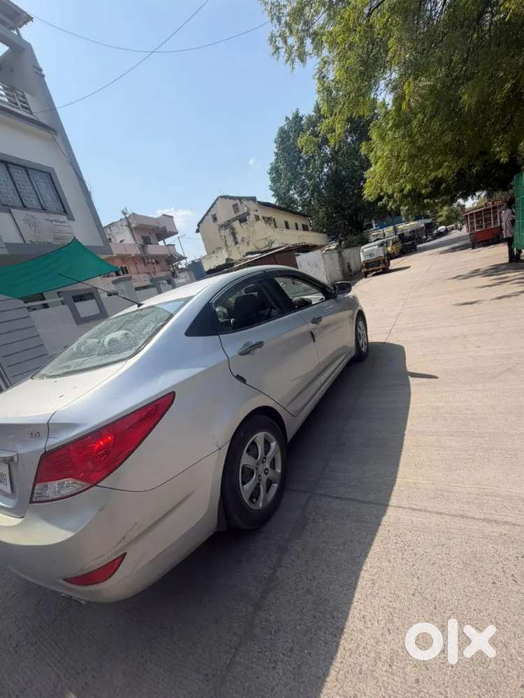 Hyundai Fluidic Verna 2012