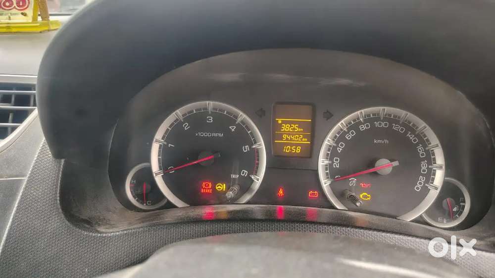 Maruti Suzuki Swift Dzire 2013 Diesel 98000 Km Drivenu