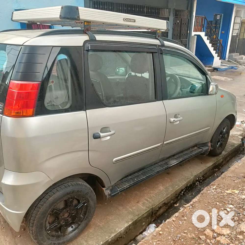 Mahindra Quanto 1.5 C8 2013