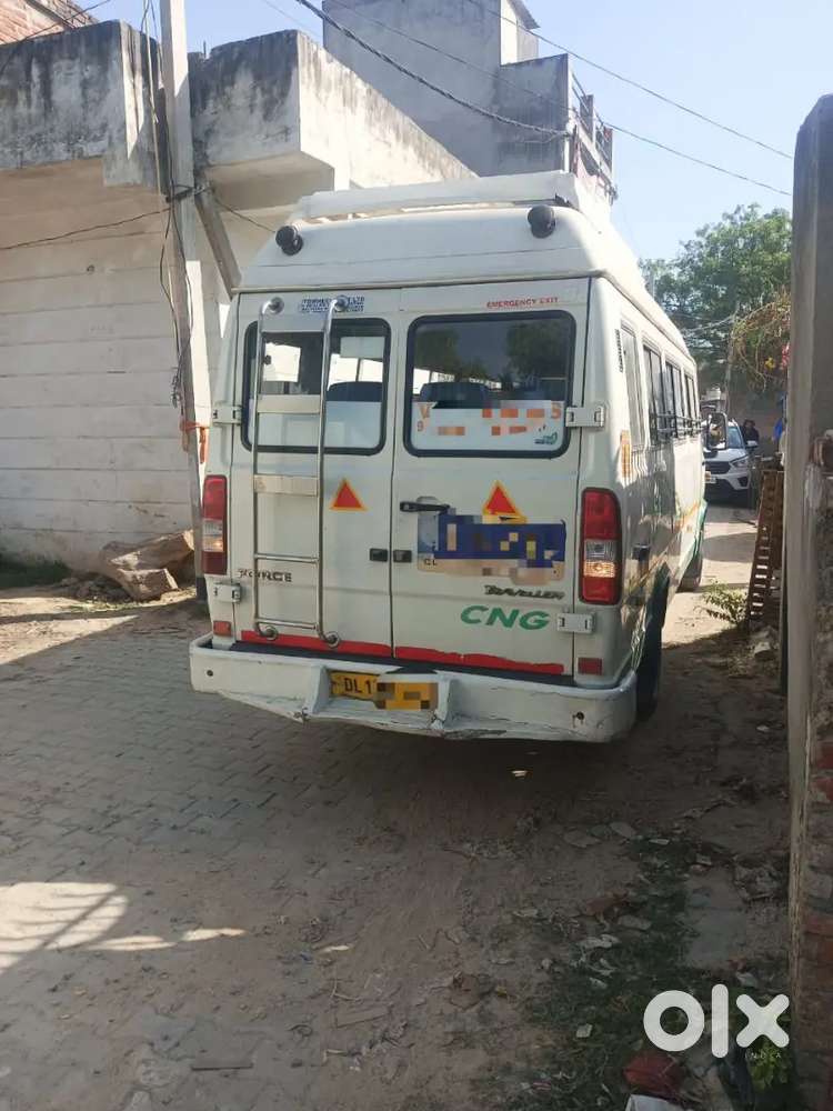 Good Condition 21 Seater