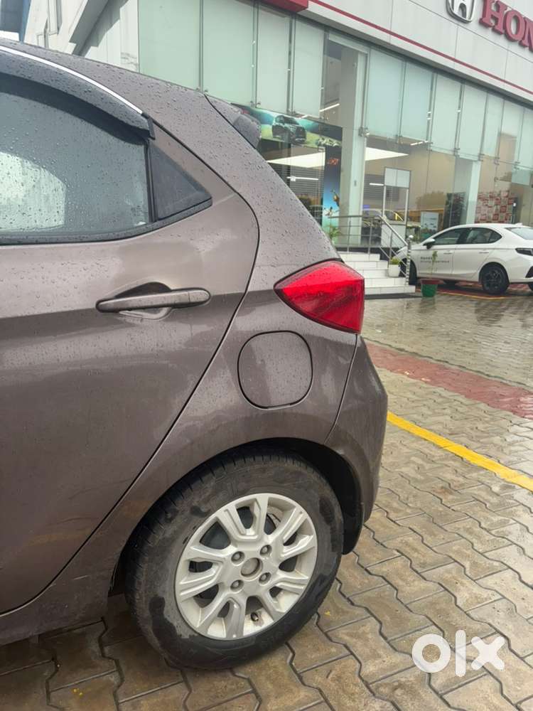 Tata Tiago Petrol Car 2017