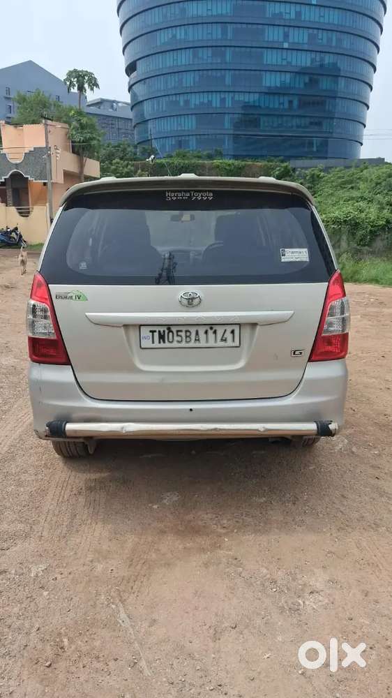  Toyota Innova 2.5 G &ndash; 2015 Model &ndash; 7 Seater - S Gold Colour -