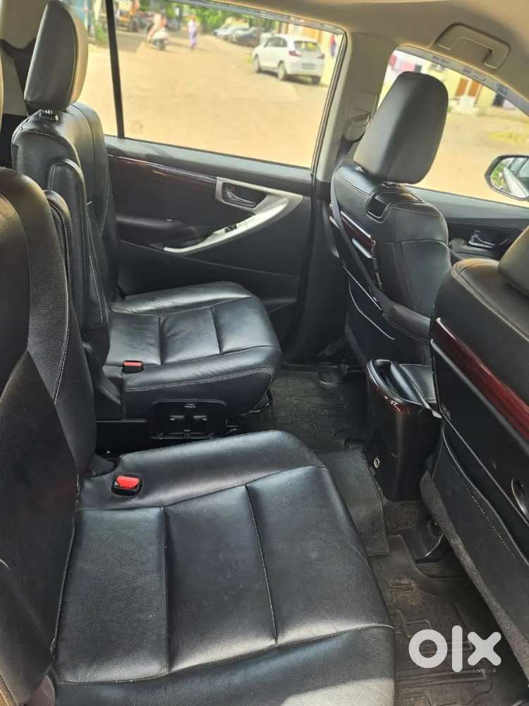 Toyota Innova Crysta 2.4 2016