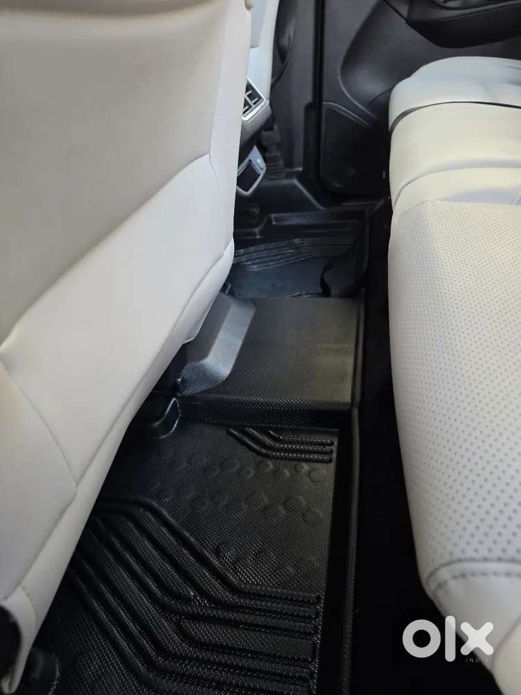 Mahindra Xuv700 2022- Corporate Owned. Showroom Condition