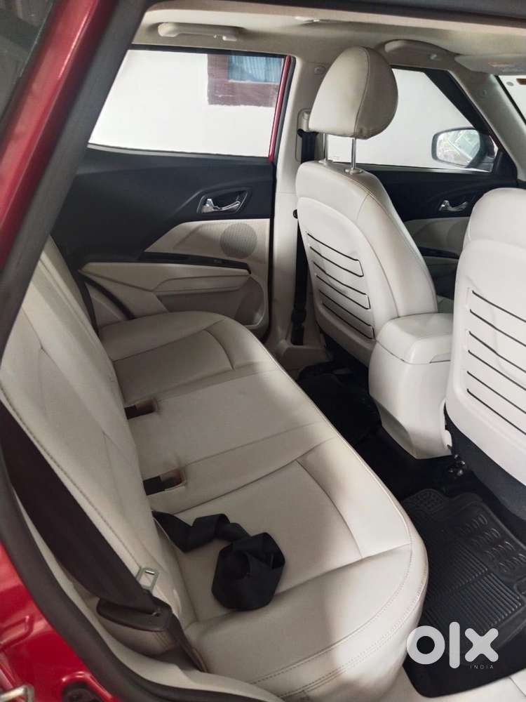 Mahindra Xuv300 W8, 2021, Petrol