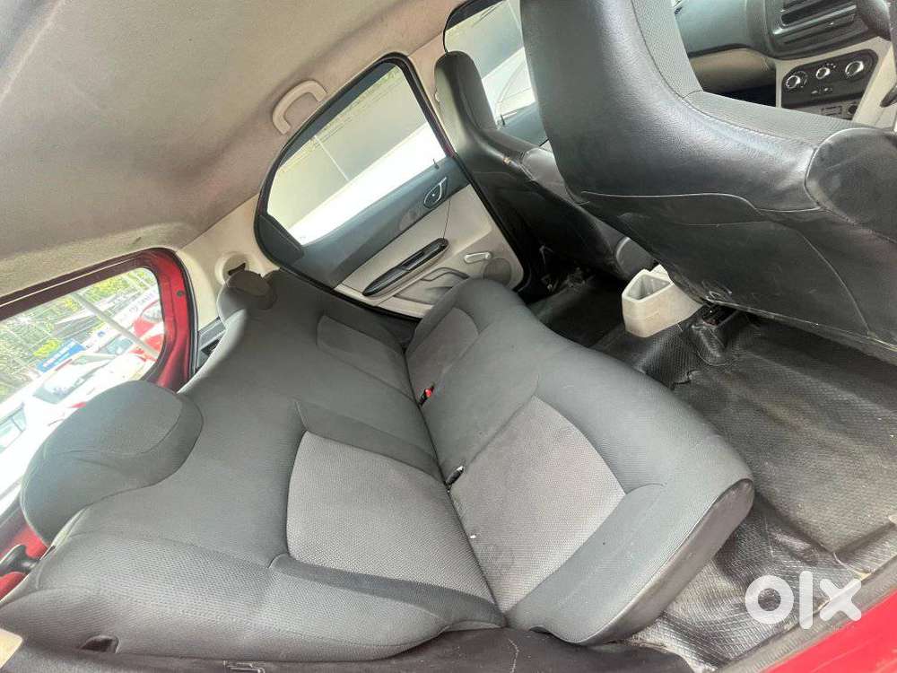 Tata Tiago, 2017, Petrol