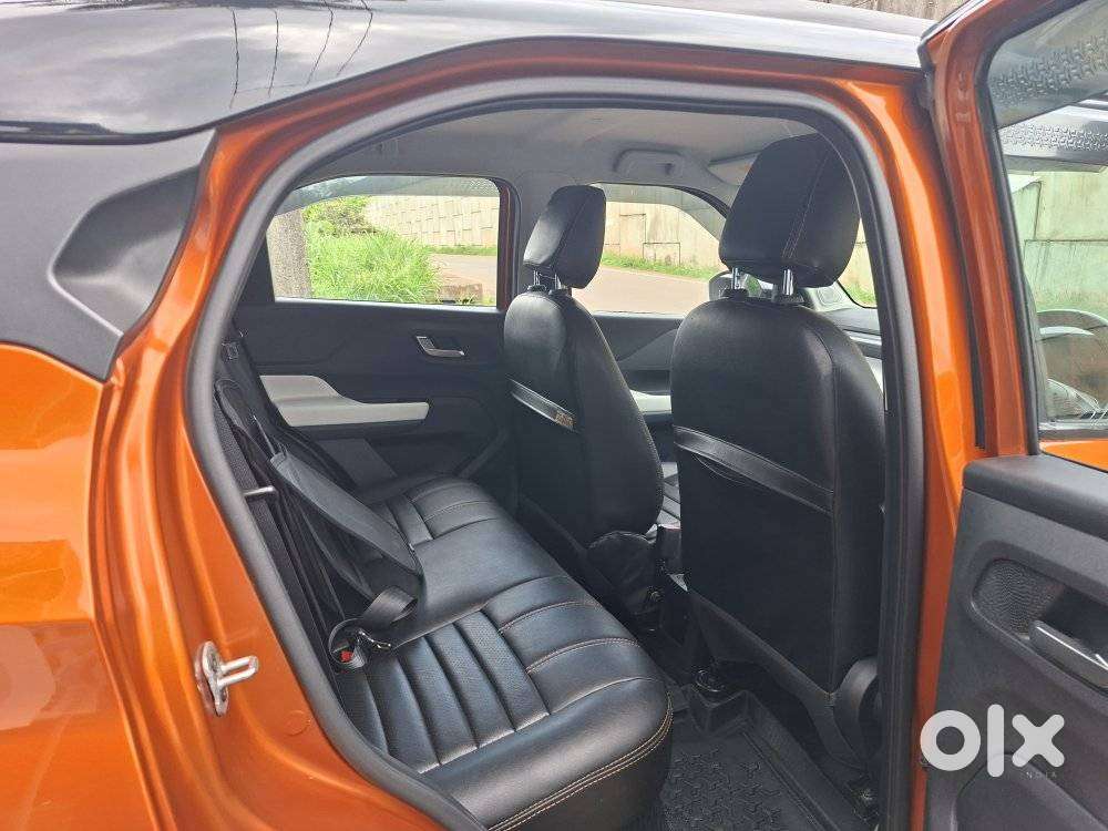 Tata Punch 1.2 Revotron Creative Amt Dual Tone, 2022, Petrol