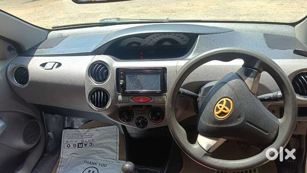 Toyota Etios V, 2011, Petrol
