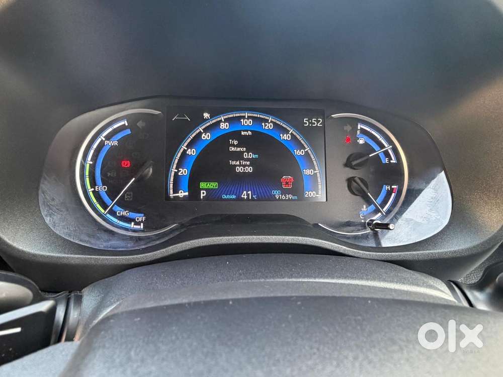 Toyota Innova Hycross 2.0 Zx Hybrid 7 Str, 2023, Petrol