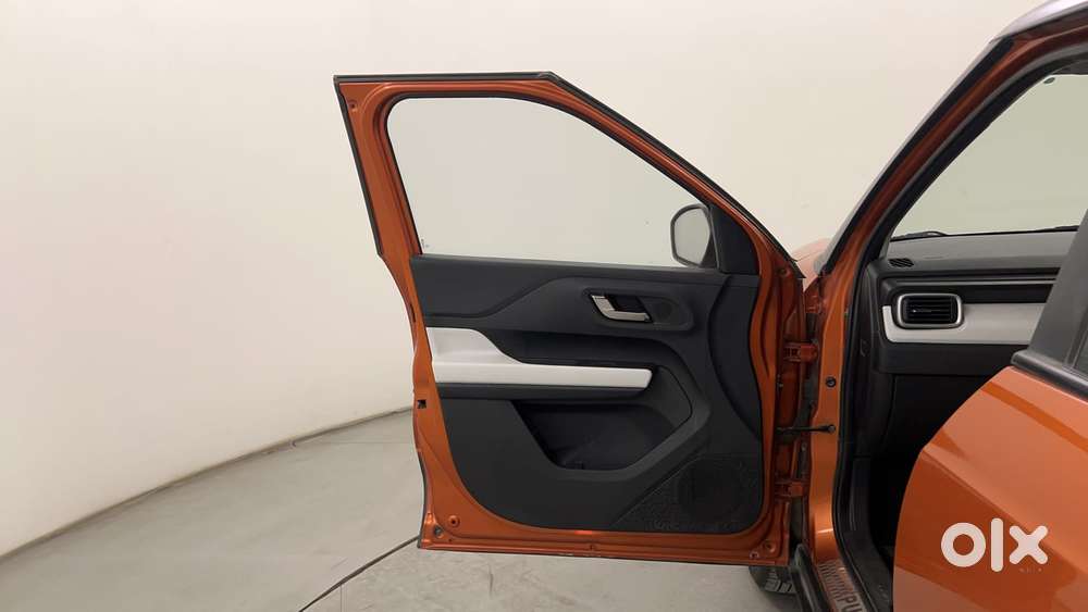 Tata Punch 1.2 Revotron Creative Dual Tone, 2021, Petrol