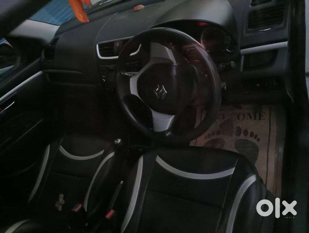Maruti Suzuki Swift Vxi + Manual, 2017, Petrol