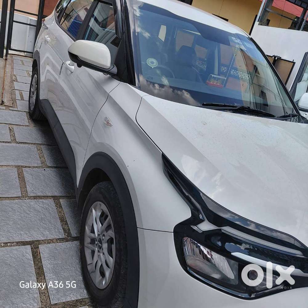 Kia , Carens