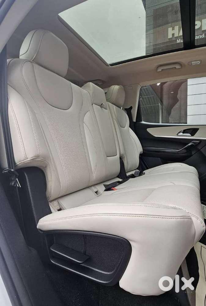 Mahindra Xuv700 2.2 Ax 7 Diesel Mt Luxury Pack Str, 2023, Diesel