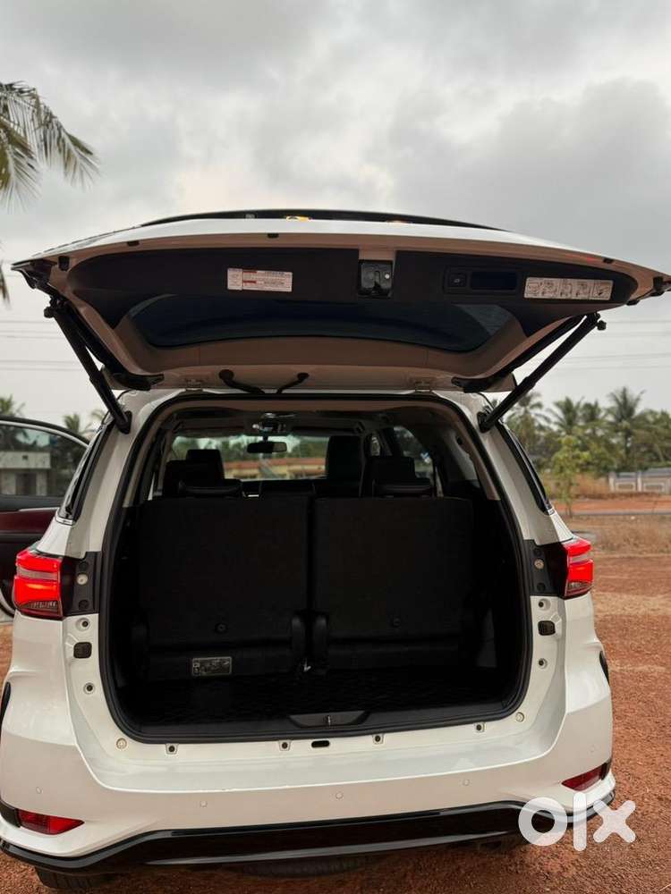 Toyota Fortuner Legender 2024 4x2