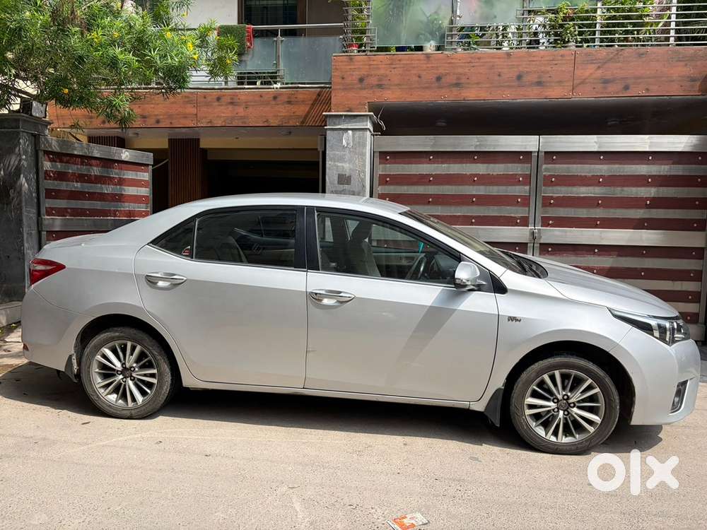 Toyota Corolla Altis 2015