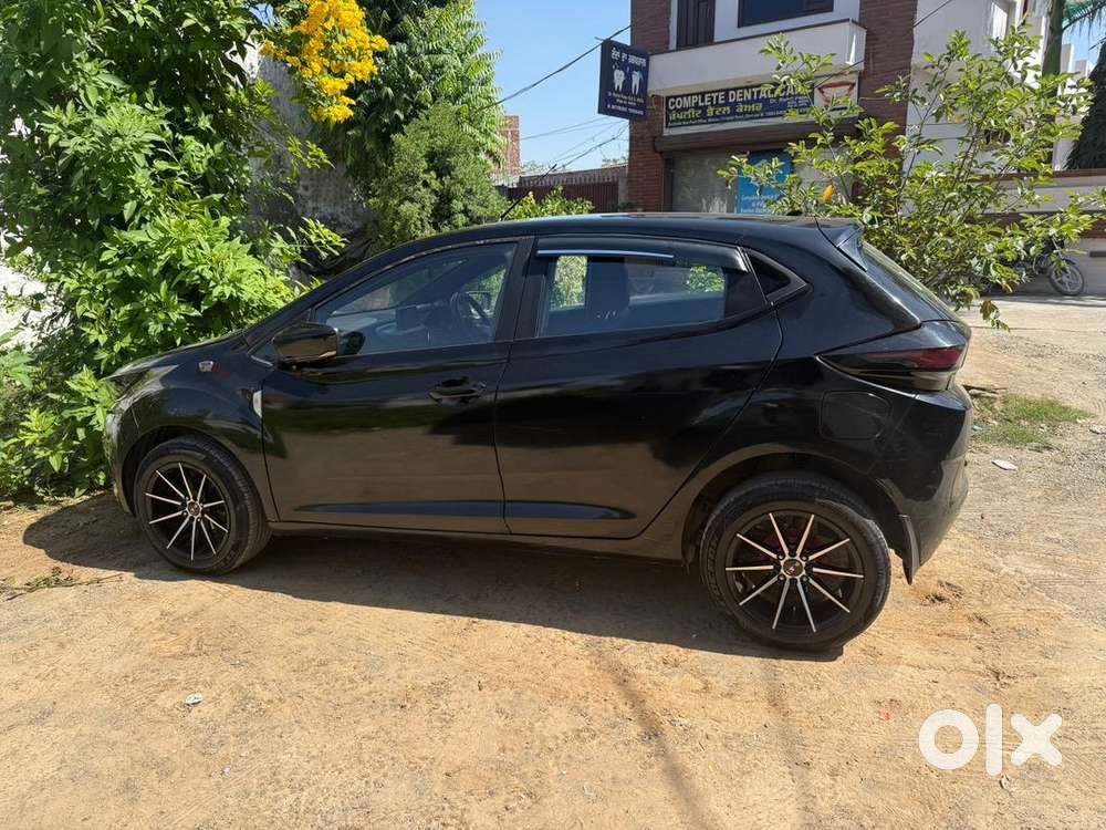 Tata Altroz 2023 Petrol Well Maintained