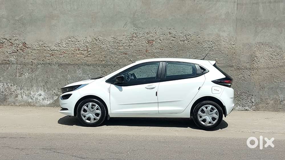 Tata Altroz 1.2 Xm Plus, 2025, Petrol