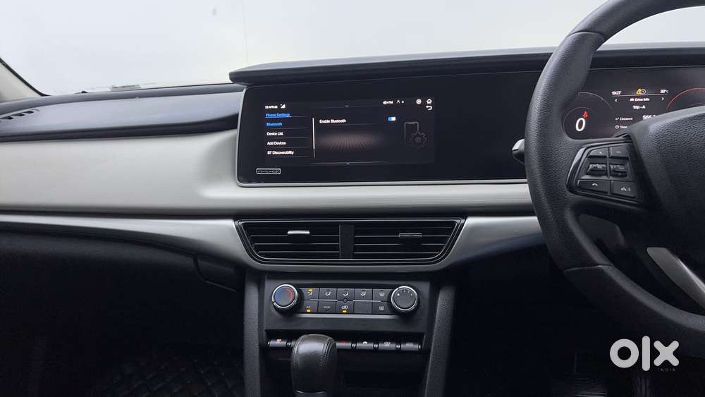Mahindra Xuv700 2.2 Ax 5 Diesel At Str, 2023, Diesel