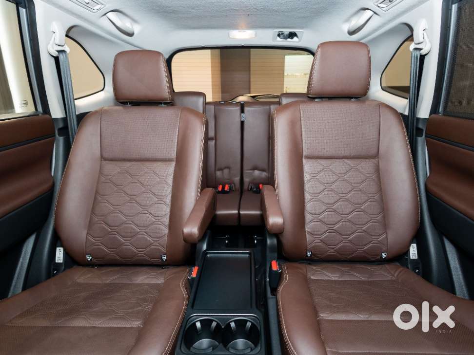 Toyota Innova Hycross 2.0 Zx Hybrid 7 Str, 2025, Petrol