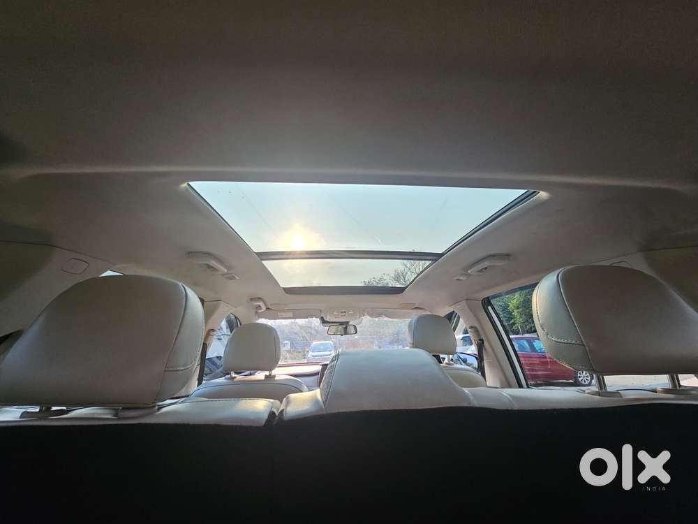 Mahindra Xuv700 2.2 Ax 7 Diesel Mt Luxury Pack Str, 2022, Diesel