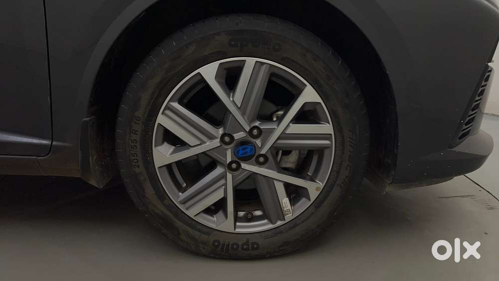 Hyundai Verna 1.5 Sx Petrol Mt, 2023, Petrol