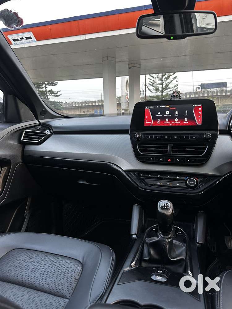 Tata Safari 2.0 Xz Plus Dark Edition, 2022, Diesel