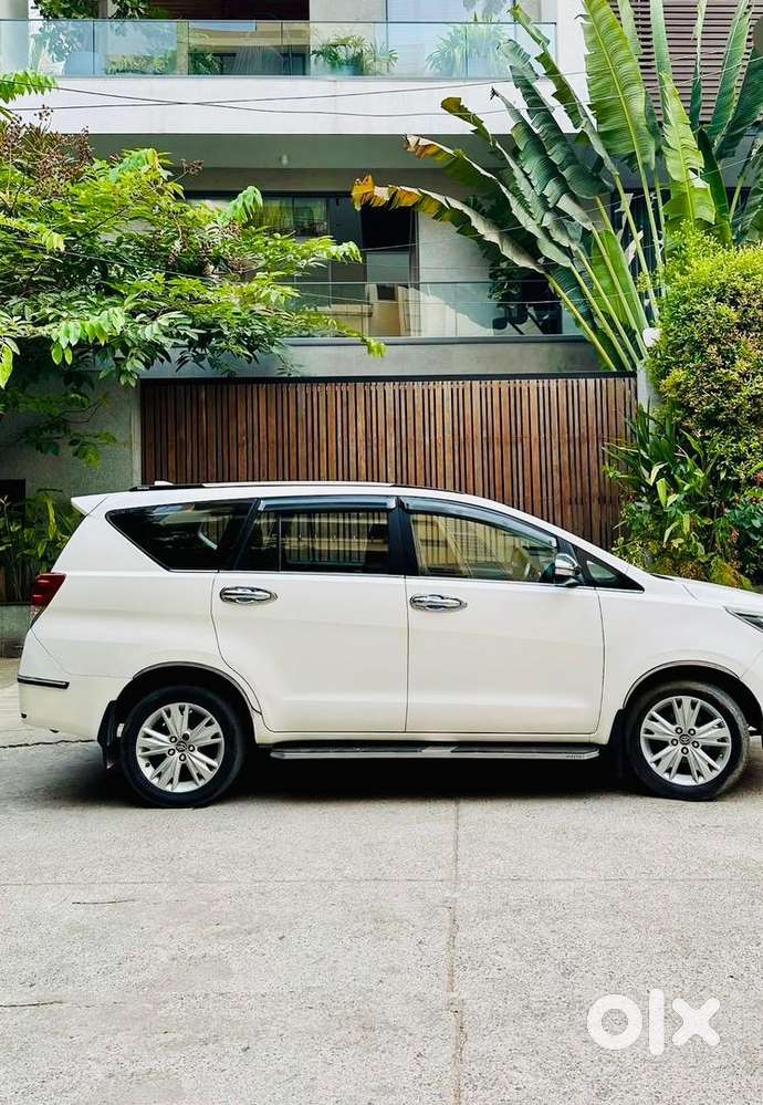 Toyota Innova Crysta 2.8z  Diesel Automatic  Vip Number - 1000