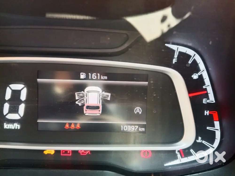 Kia Sonet 2024 October Petrol 10000 Km Driven