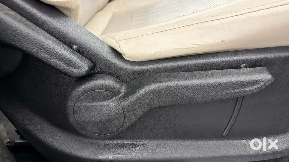 Mahindra Xuv700 2.0 Ax 5 Petrol At Str, 2022, Petrol