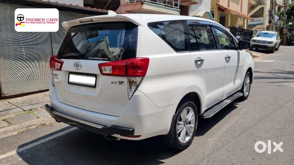 Toyota Innova Crysta 2.8 Zx At 7 Seater, 2016, Diesel